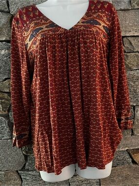 Lucky Brand Red Paisley Printed V-Neck Top